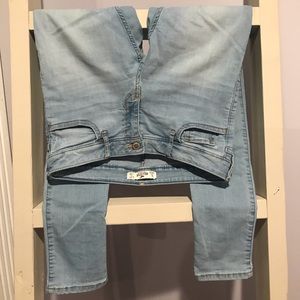 Hollister size 28 jeans